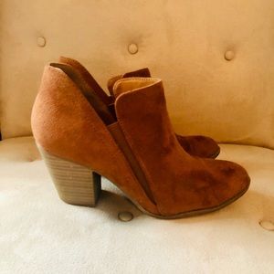 Pre-loved ankle booties. Size 7.